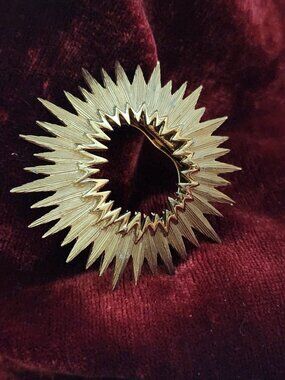 Vintage "Outer Space" Starburst Gold Tone Scarf Clip